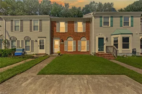 227 Mannings Ln, Virginia Beach, VA 23462