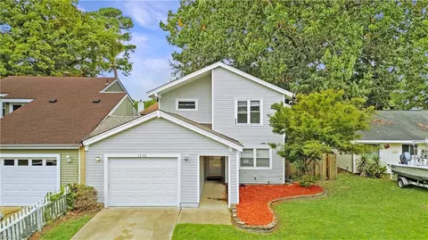 1729 Pompey St, Virginia Beach, VA 23464