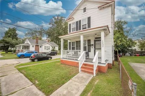 1232 Stewart St, Chesapeake, VA 23324
