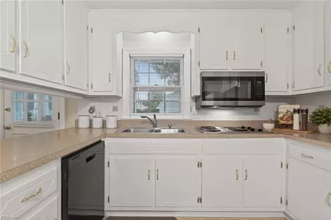 Kitchen - 4209 Terry Dr, Chesapeake, VA 23321 photo 3 of 4