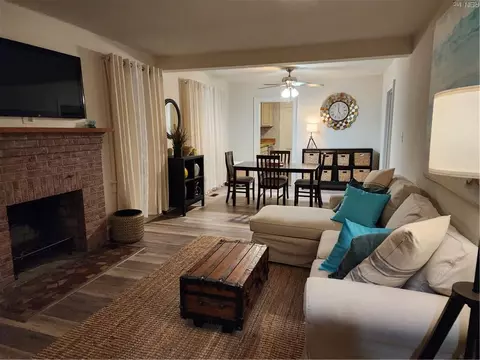 Living - 231 Greenbriar Ave, Hampton, VA 23661 photo 1 of 3