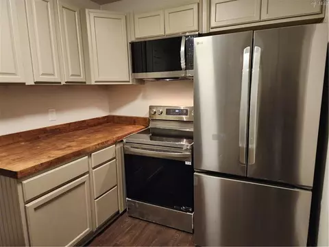 Kitchen - 231 Greenbriar Ave, Hampton, VA 23661 photo 3 of 3