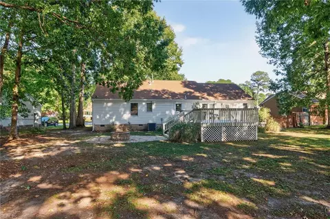 Exterior - 2716 Brook Stone Dr, Chesapeake, VA 23321 photo 7 of 9