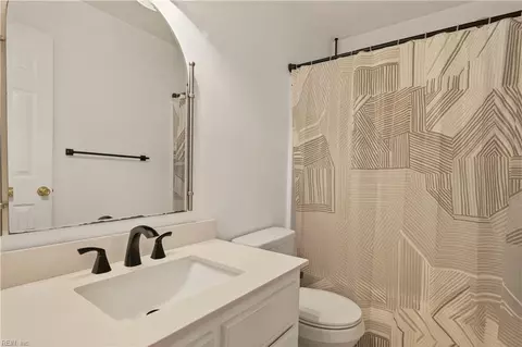 Bath - 2716 Brook Stone Dr, Chesapeake, VA 23321 photo 2 of 2