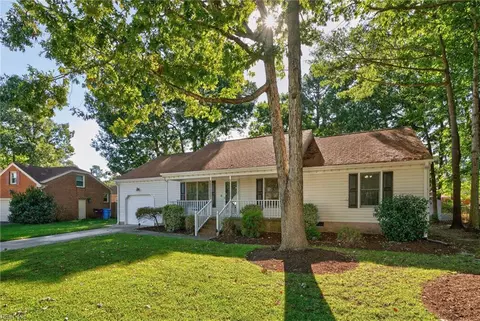 Exterior - 2716 Brook Stone Dr, Chesapeake, VA 23321 photo 3 of 9