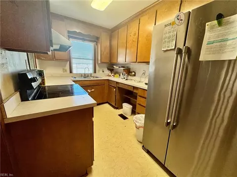 Kitchen - 9 Julian Pl, Hampton, VA 23666 photo 1 of 1