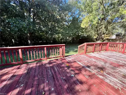 Exterior - 9 Julian Pl, Hampton, VA 23666 photo 5 of 6