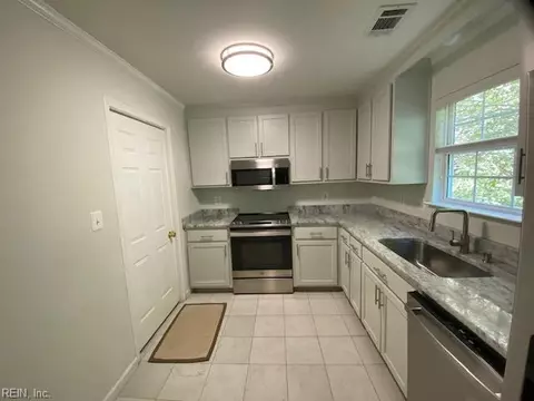 Kitchen - 104 Rusty Ct, Williamsburg, VA 23185 photo 2 of 2