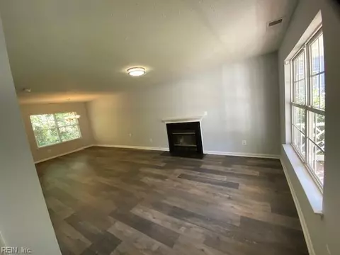 Living - 104 Rusty Ct, Williamsburg, VA 23185 photo 1 of 2