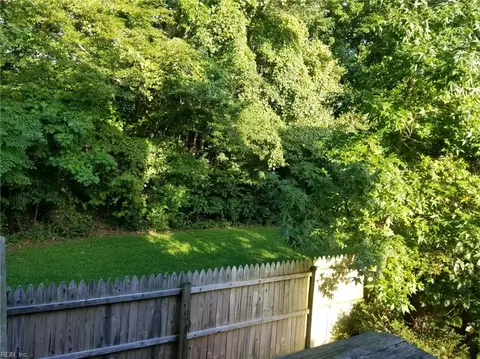 Exterior - 104 Rusty Ct, Williamsburg, VA 23185 photo 6 of 6