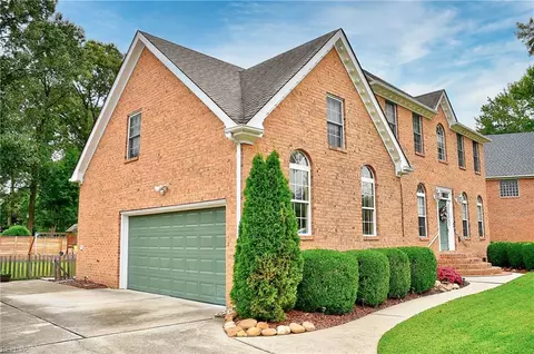 Exterior - 509 River Gate Rd, Chesapeake, VA 23322 photo 5 of 12