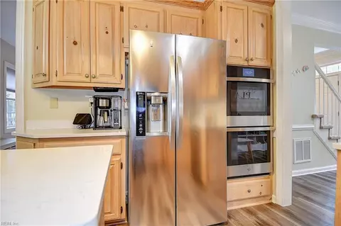 Kitchen - 509 River Gate Rd, Chesapeake, VA 23322 photo 2 of 5