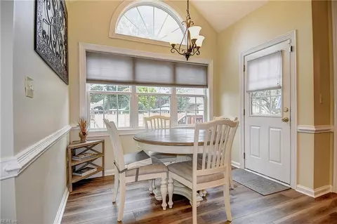 Dining - 509 River Gate Rd, Chesapeake, VA 23322 photo 2 of 2