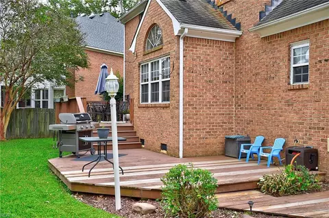 Exterior - 509 River Gate Rd, Chesapeake, VA 23322 photo 6 of 12