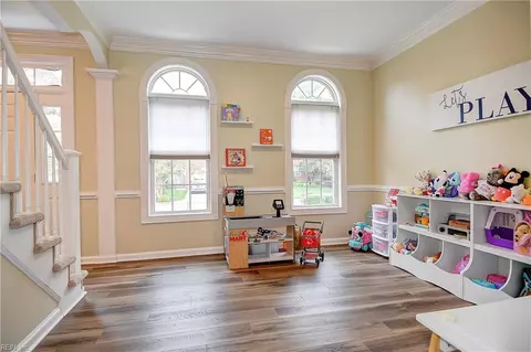 Entry Way - 509 River Gate Rd, Chesapeake, VA 23322 photo 2 of 2