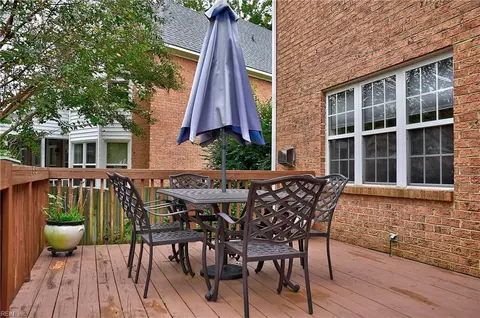 Exterior - 509 River Gate Rd, Chesapeake, VA 23322 photo 10 of 12