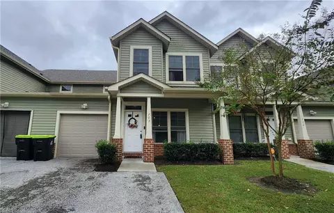200 Seasons Cir #703, Suffolk, VA 23434