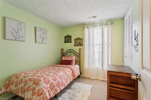 Bedroom - 1411 Paul Jack Dr, Hampton, VA 23666 photo 5 of 5