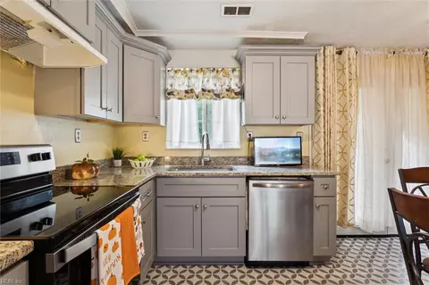 Kitchen - 1411 Paul Jack Dr, Hampton, VA 23666 photo 2 of 4