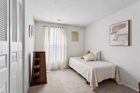 Bedroom - 1411 Paul Jack Dr, Hampton, VA 23666 photo 3 of 5