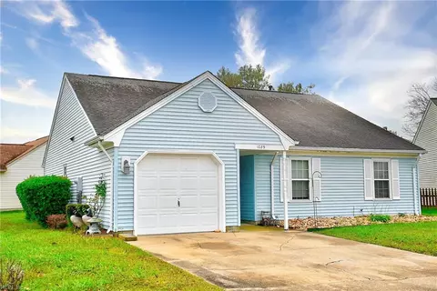 1089 Dumas Ct, Virginia Beach, VA 23454