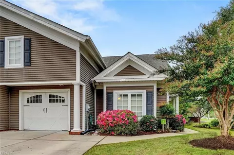 2800 Gavin Rd #18, Chesapeake, VA 23323