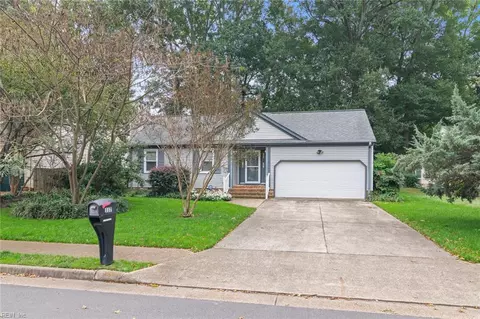 117 Michaels Woods Dr, Hampton, VA 23666