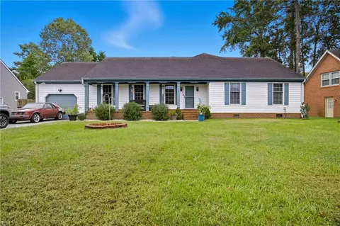 829 Donnington Dr, Chesapeake, VA 23322