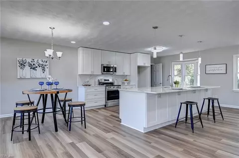 113 Cottonwood Ln, Chesapeake, VA 23320
