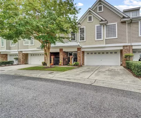 1028 Bay Breeze Dr, Suffolk, VA 23435