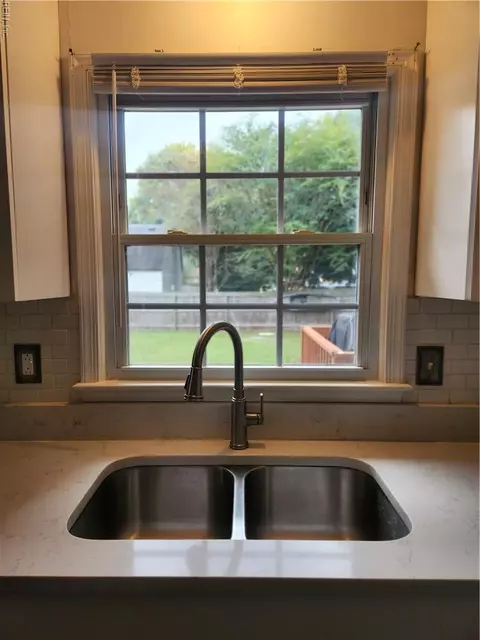 Kitchen - 405 Terry Ct, Hampton, VA 23666 photo 8 of 8