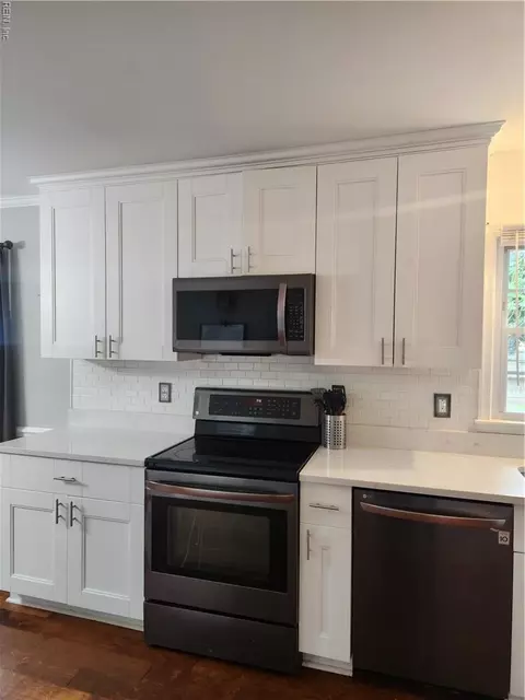 Kitchen - 405 Terry Ct, Hampton, VA 23666 photo 5 of 8
