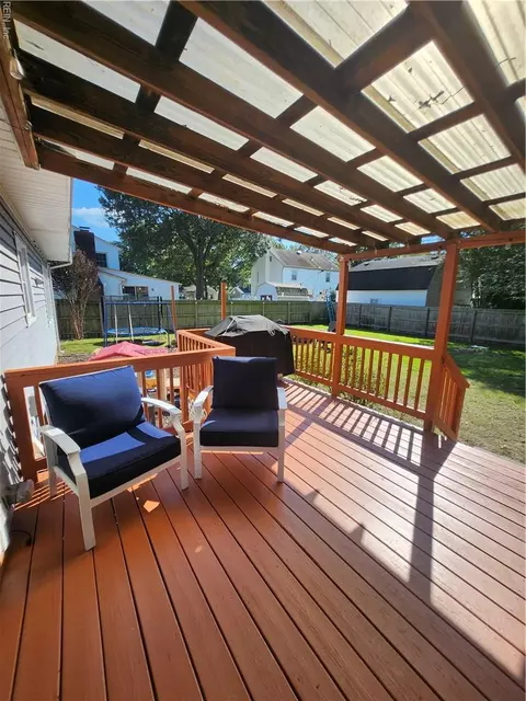 Exterior - 405 Terry Ct, Hampton, VA 23666 photo 11 of 13