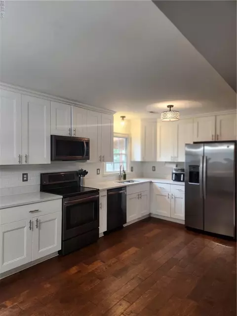 Kitchen - 405 Terry Ct, Hampton, VA 23666 photo 3 of 8