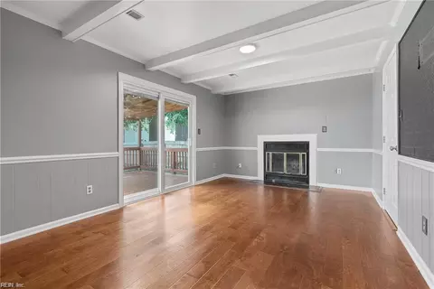 Living - 405 Terry Ct, Hampton, VA 23666 photo 3 of 3