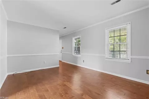 Living - 405 Terry Ct, Hampton, VA 23666 photo 2 of 3