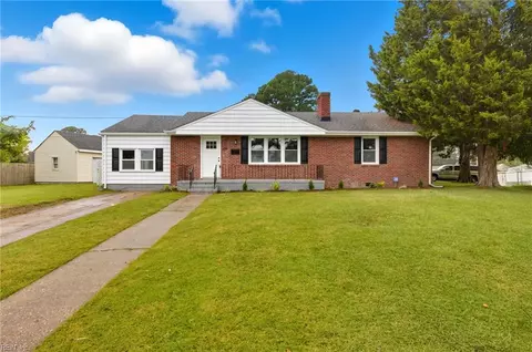 24 Rivercrest Dr, Portsmouth, VA 23701