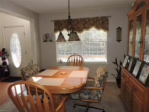 Dining - 9155 Marlfield Rd, Gloucester, VA 23061 photo 2 of 3