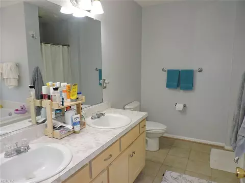 Bath - 9155 Marlfield Rd, Gloucester, VA 23061 photo 2 of 4
