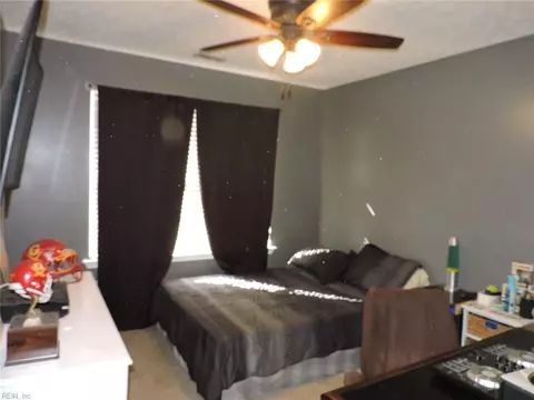 Bedroom - 9155 Marlfield Rd, Gloucester, VA 23061 photo 2 of 3