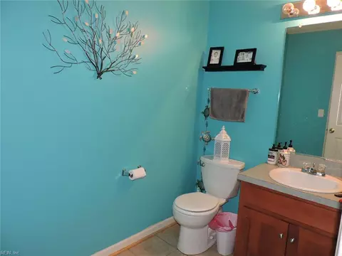 Bath - 9155 Marlfield Rd, Gloucester, VA 23061 photo 1 of 4