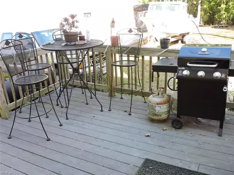 Exterior - 9155 Marlfield Rd, Gloucester, VA 23061 photo 2 of 3