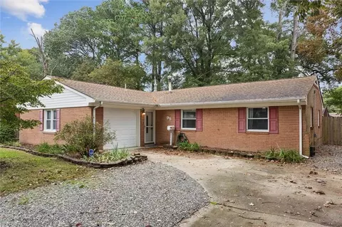95 Kendall Dr, Newport News, VA 23601