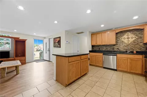 Kitchen - 2002 Neville Cir, Hampton, VA 23663 photo 1 of 2