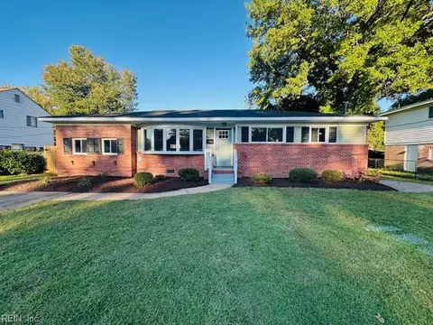5556 Bayberry Dr, Norfolk, VA 23502