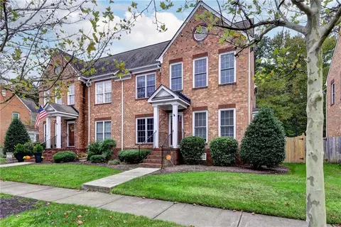 335 Herman Melville Ave, Newport News, VA 23606