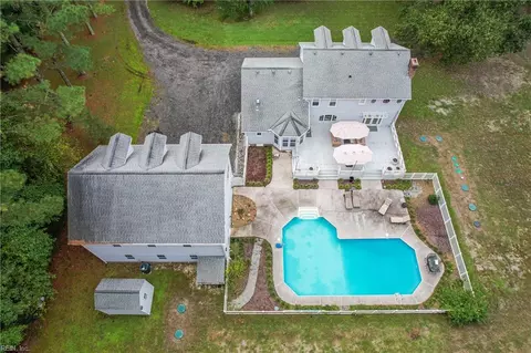 1901 Prince Edward Dr, Chesapeake, VA 23322