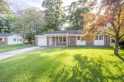 4613 Maplewood Dr, Suffolk, VA 23435