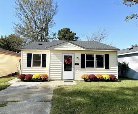 3818 Peach Orchard Cir, Portsmouth, VA 23703
