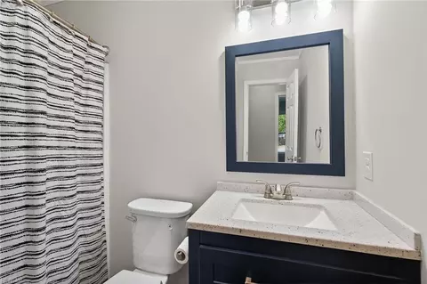 Bath - 46 Manilla Ln, Hampton, VA 23669 photo 2 of 2
